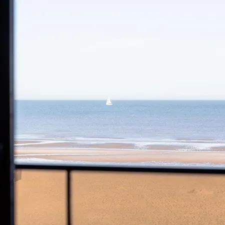 Blomme 0103 On The Seafront *